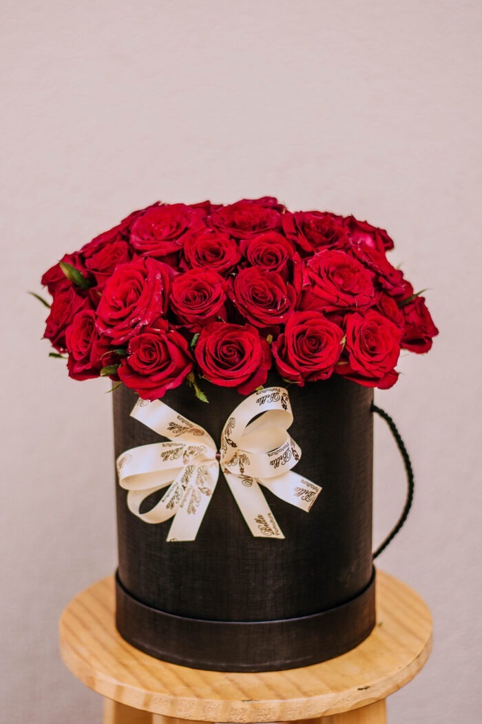 Caixa (G) com 36 rosas